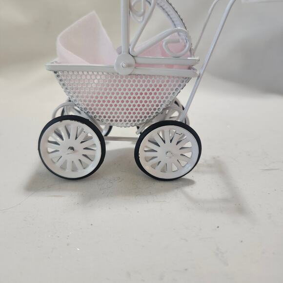 White Wicker Madame Alexander  PRAM Carriage Doll Accessory 1:12 HB - Picture 1 of 6